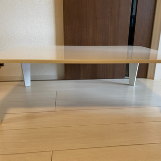 ニトリのテーブル