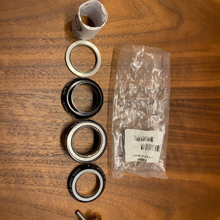 新品未使用 クリスキング ヘッドパーツ 1 1/8 ブラック