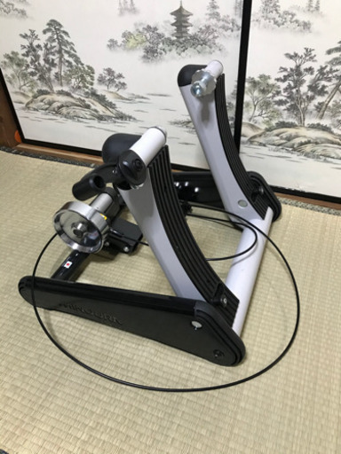 固定ローラー  LR541(スルーアクスル、クイック両対応)
