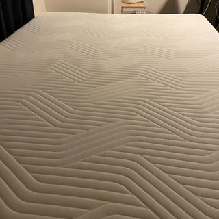 テンピュールのセミダブル(電動フレーム付、使用期間約1年)43万→25万