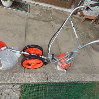 走行型草刈り機