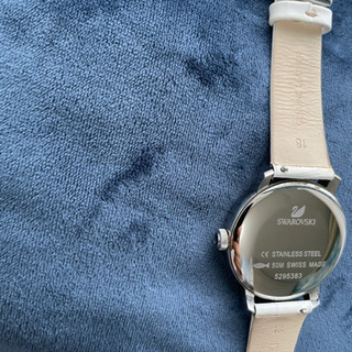 SALE❗️❗️スワロフスキー本革ストラップ時計　白