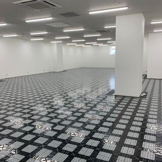 【正社員募集！】OAフロア施工 − 福岡県