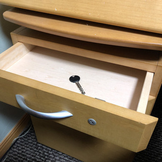 カリモク 学習机＆椅子 相場が分からないので値下げ可能です