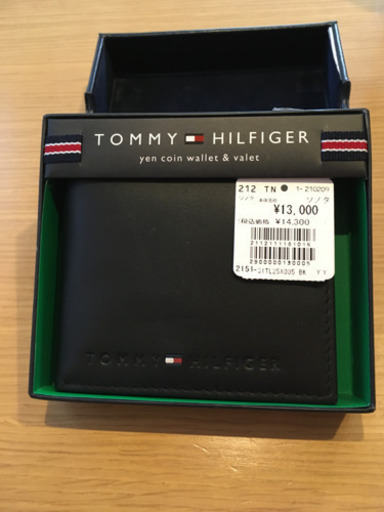 【お取引先決定】新品未使用　TOMY 二つ折り財布
