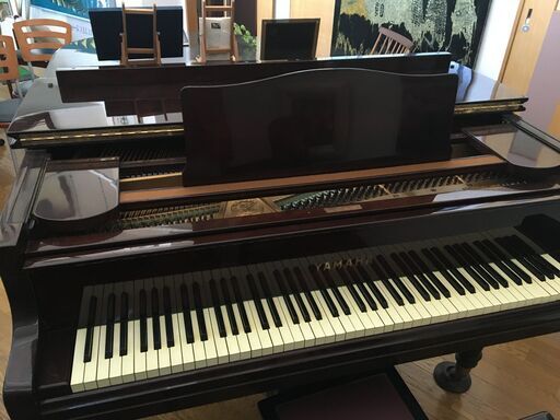 レトロなグランドピアノ レトロなグランドピアノ