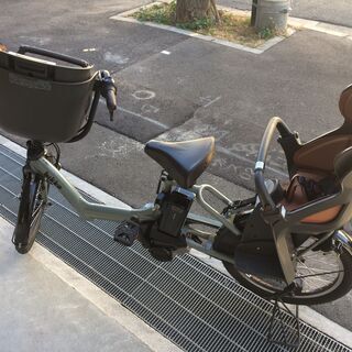 地域限定送料無料　ブリヂストン　ビッケポーラー　新基準　三人乗り　子供乗せ　15,4AH　薄緑　ギュットミニ　キッスミニ　神戸市　電動自転車