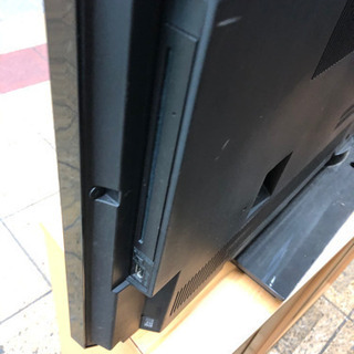 TOSHIBAは40インチ　ブルーレイ付　