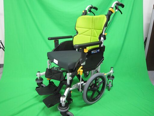 【中古】　車イス　ネクストコア　六輪介助式