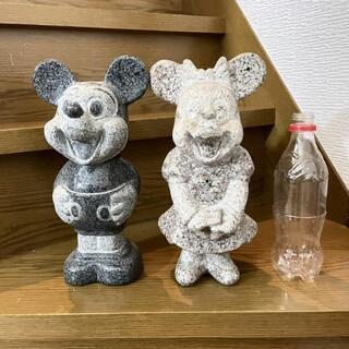 大理石で作られたミッキーマウスとミニーです！かなり重いです 大理石で作られたミッキーマウスとミニーです！かなり重いです