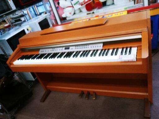 鍵盤楽器、ピアノ YAMAHA Clavinova