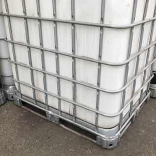 1000リットルの水タンク