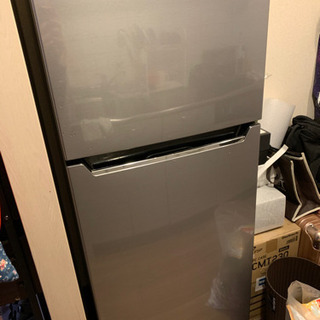 【ネット決済】Hisense 2ドア　シルバー　冷蔵庫売ります　...