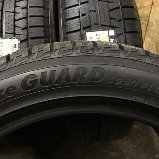 新品 YOKOHAMA ice GUARD iG50 PLUS 215/50R18 18インチ スタッドレス 4本 2015年製 CX-3 audi Q2等　(VTY267) クレジットカード QR決済可能 新品 YOKOHAMA ice GUARD iG50 PLUS 215/50R18 18インチ スタッドレス