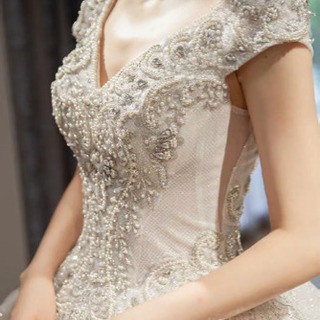 ウェディングドレス 　高級　ドレス 