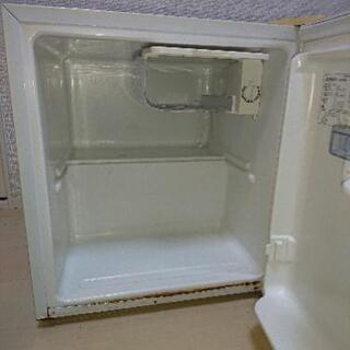 小型冷蔵庫　冷凍機能あり