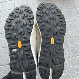 ヨーク　スニーカー　定価約36,000円