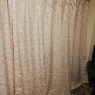 ピンクのカーテン　2枚1組