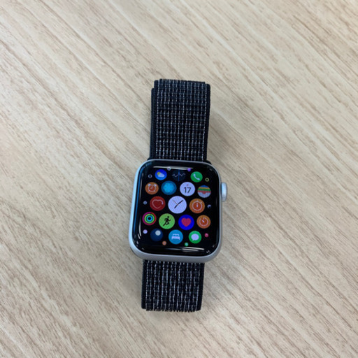 その他 Apple Watch SE Nike 40mm