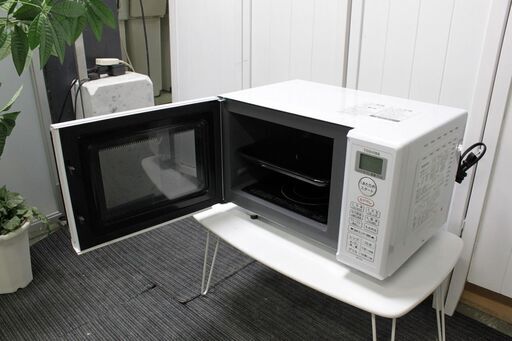 R2772) TOSHIBA 中古東芝　フラットオーブンレンジ　850W　ER-T16（W)ホワイト 2020年製! 電子レンジ 店頭取引大歓迎♪ R2772) TOSHIBA 中古東芝 フラットオーブンレンジ 850W ER-T16（W