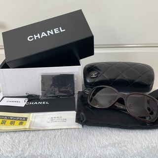 CHANEL  シャネル　カメリアの飾り　サングラス