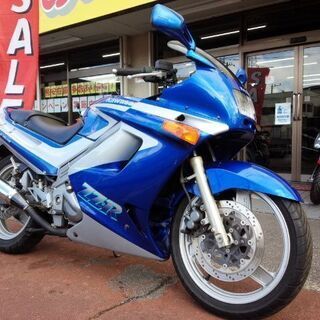 NO.3694　ＺＺＲ２５０　水冷４サイクル８バルブ２気筒２５０ｃｃエンジン　ブルー＆シルバー　☆彡