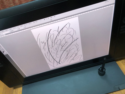 ワコムの液晶ペンタブレット cintiq24HD