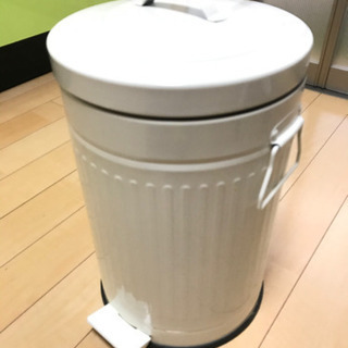 【美品】ペダル付きゴミ箱 12L ニトリ