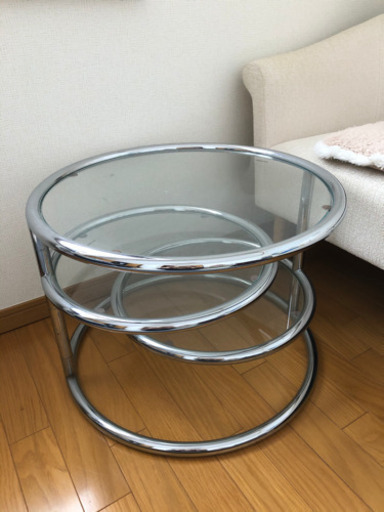 【決まりました】ガラステーブル