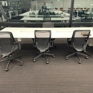 ⭐️4/24引渡！⭐️定価30万円⭐️オカムラ製6人掛けテーブル2口コンセントタイプ