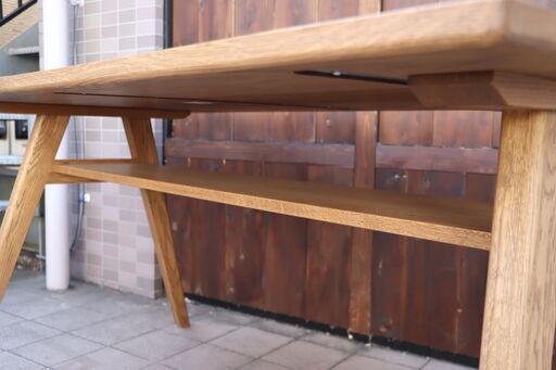 unico(ウニコ) ADDAY(アディ) ダイニングテーブル/W1500です♪木の表情を生かしたカジュアルな印象の4人用の木製食卓。シンプルなデザインはブルックリンスタイルなど男前インテリアに。