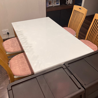 ダイニングテーブル（白）、椅子4脚セット