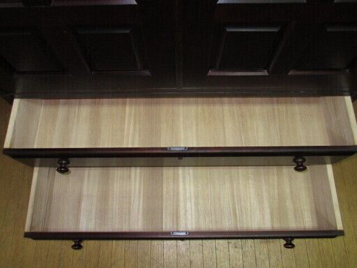 rk1376　北海道民芸家具　ワードローブ　衣装箪笥　木製　鍵2個付き　民芸家具　和箪笥　タンス　鏡付き　ネクタイ掛　幅109cm　高さ182cm　天然木