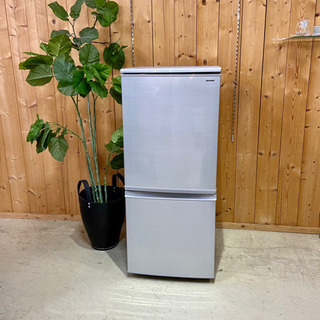SHARP シャープ 2ドア冷蔵庫 2018年製 137L R16