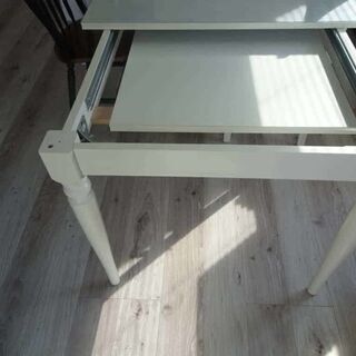 IKEAイケアの伸長式5点ダイニングテーブルINGATORP
