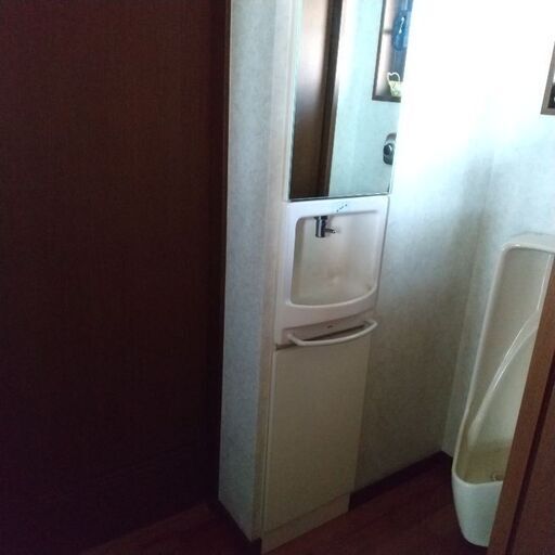 最終価格３月23日終了します。トイレの手洗い収納。価格相談応じます。