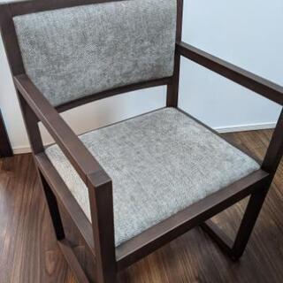 ダイニングテーブル　椅子3脚