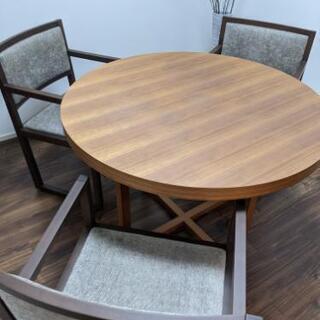 ダイニングテーブル　椅子3脚