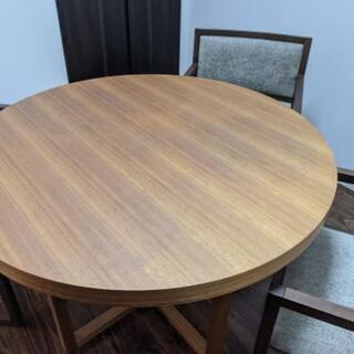 ダイニングテーブル　椅子3脚