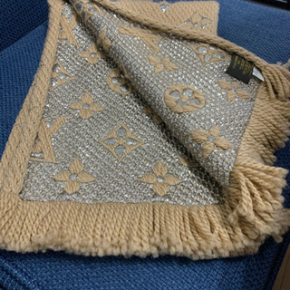 【2日間限定!!!最終値下げ!!!格安!!!】LOUIS VUITTON マフラー ★美品★