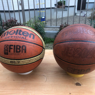 バスケットボール2個と袋　岐阜市で取り引き出来る方
