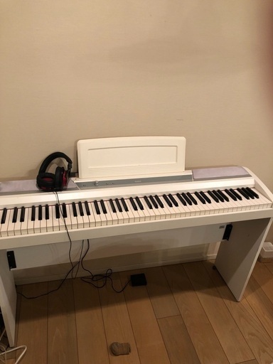 値下げ白いコルグKORG88鍵盤電子ピアノ