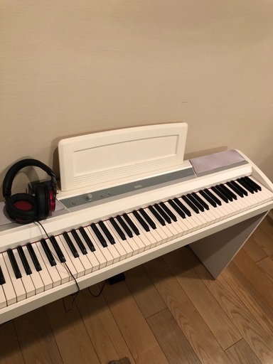 値下げ白いコルグKORG88鍵盤電子ピアノ
