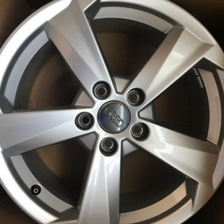 アウディーq2  ホイール　4本