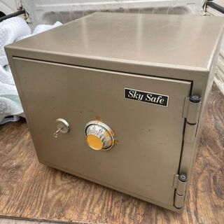 即決 耐火金庫 金庫SKY SAFE 動作品 中古 カギ有 中川...