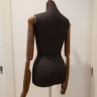 黒ニットトルソー 腕 指 稼働可能 ボディラインの綺麗なトルソー マネキン