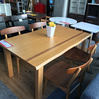 ダイニングテーブル&イス⭐︎