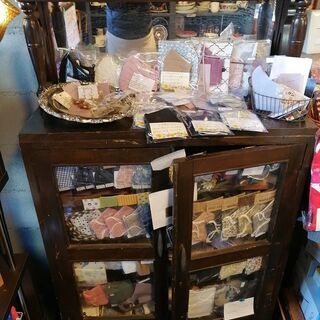 雑貨店移転に付き家具一斉販売！お洒落なヴィンテージ食器棚。天王寺区の桃谷駅より徒歩5分