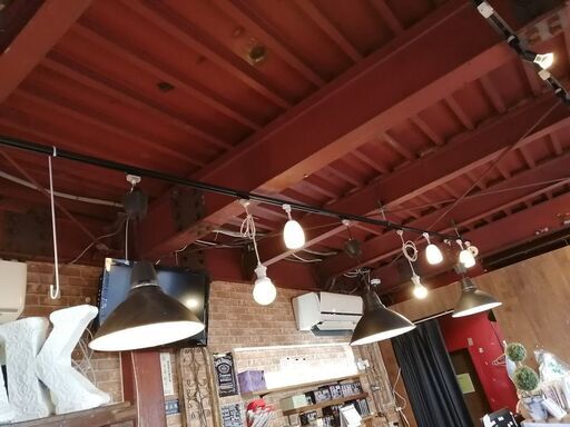 照明。ラインなど等2本と照明8カ所。天王寺区の桃谷駅より徒歩5分