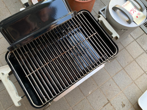Weber BBQグリルと炭入れ